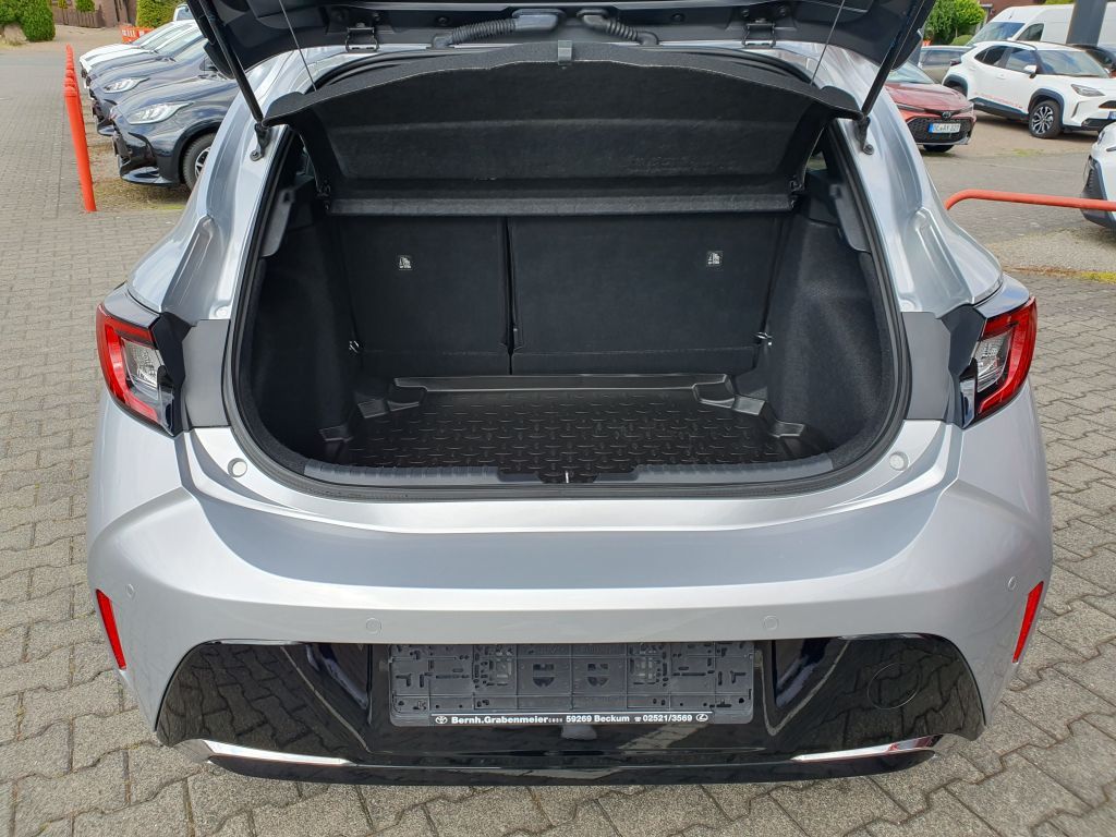 Toyota Corolla 1.8 Hybrid - Samsaru's Car Outlet