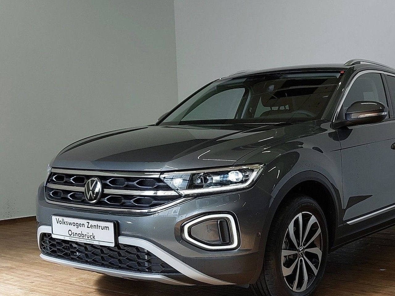 Volkswagen T-Roc 2.0 TDI Style - Samsaru's Car Outlet