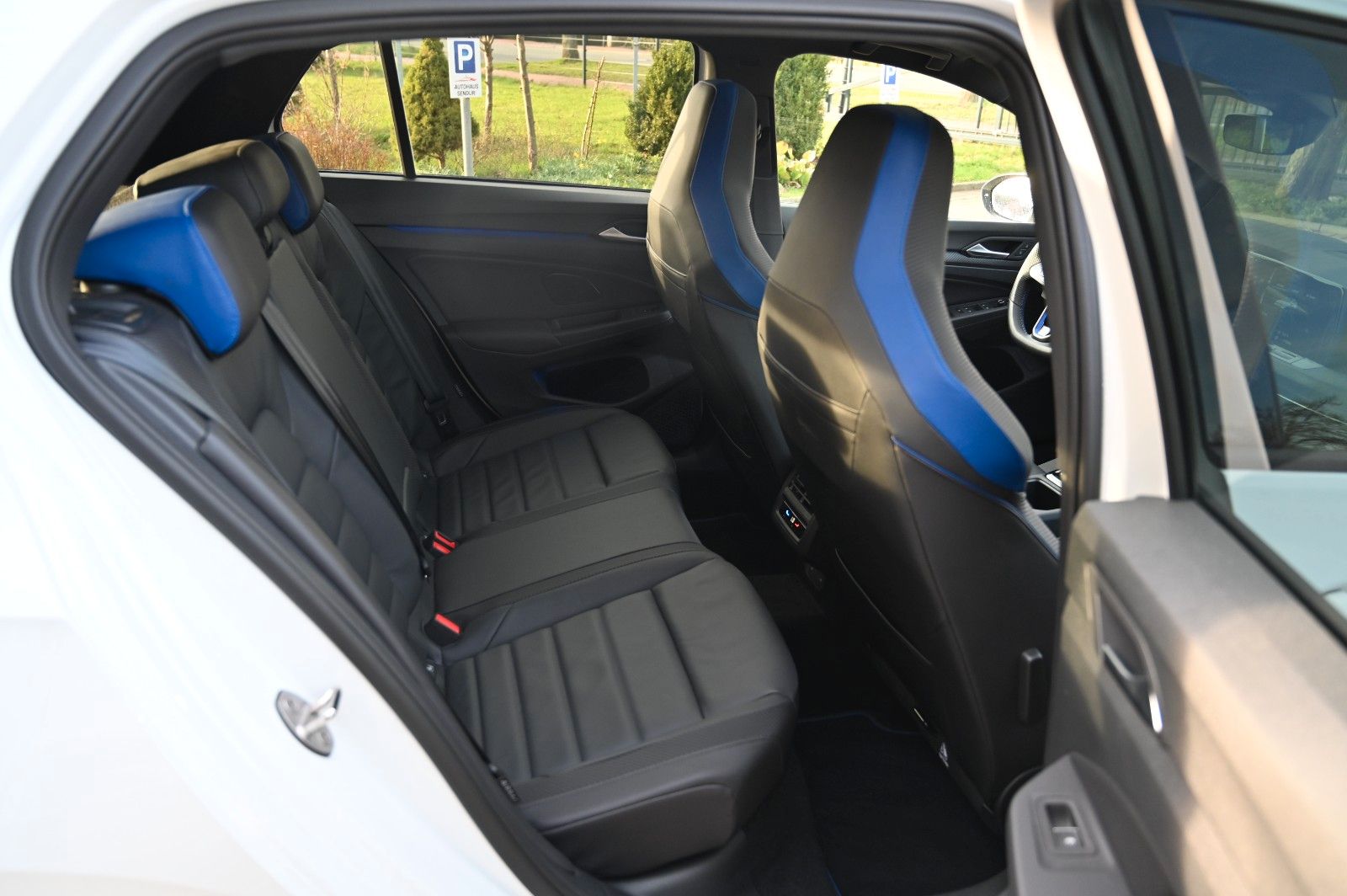 Volkswagen Golf VIII Lim. R 4Motion/ ACC / PANO / R-SPORT