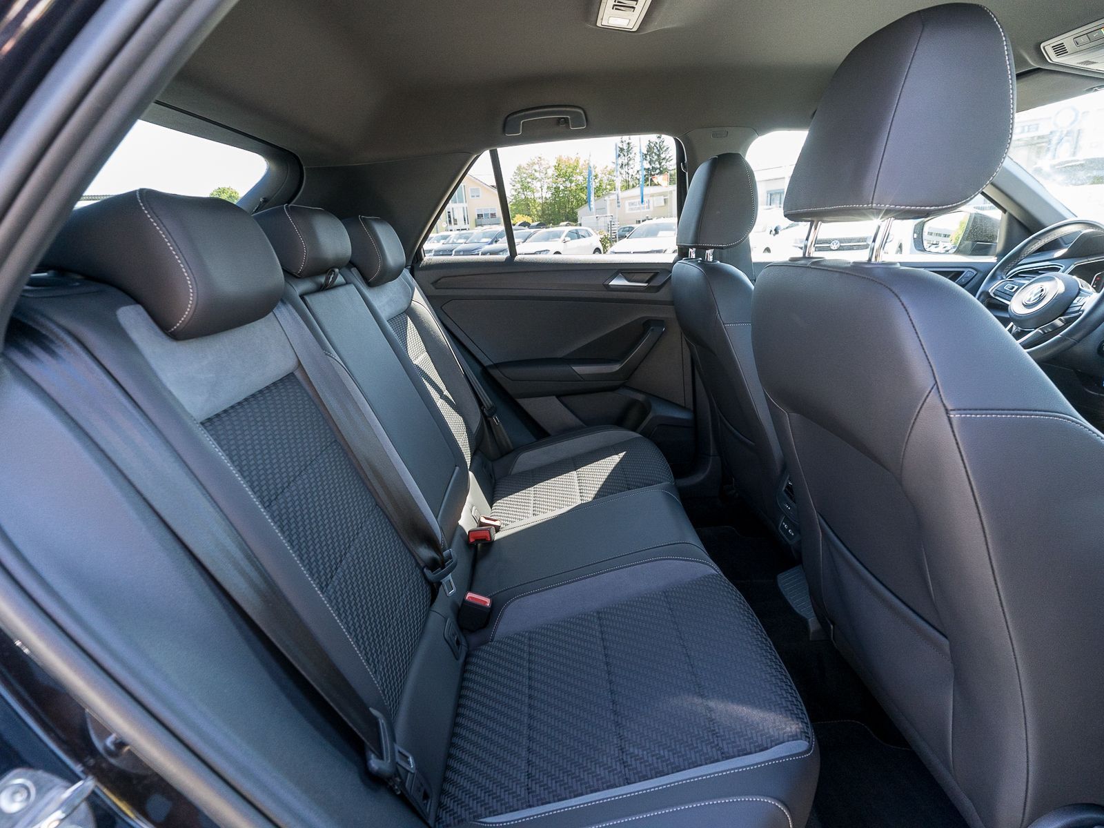 Volkswagen T-Roc R-Line 1.5TSI - Samsaru's Car Outlet
