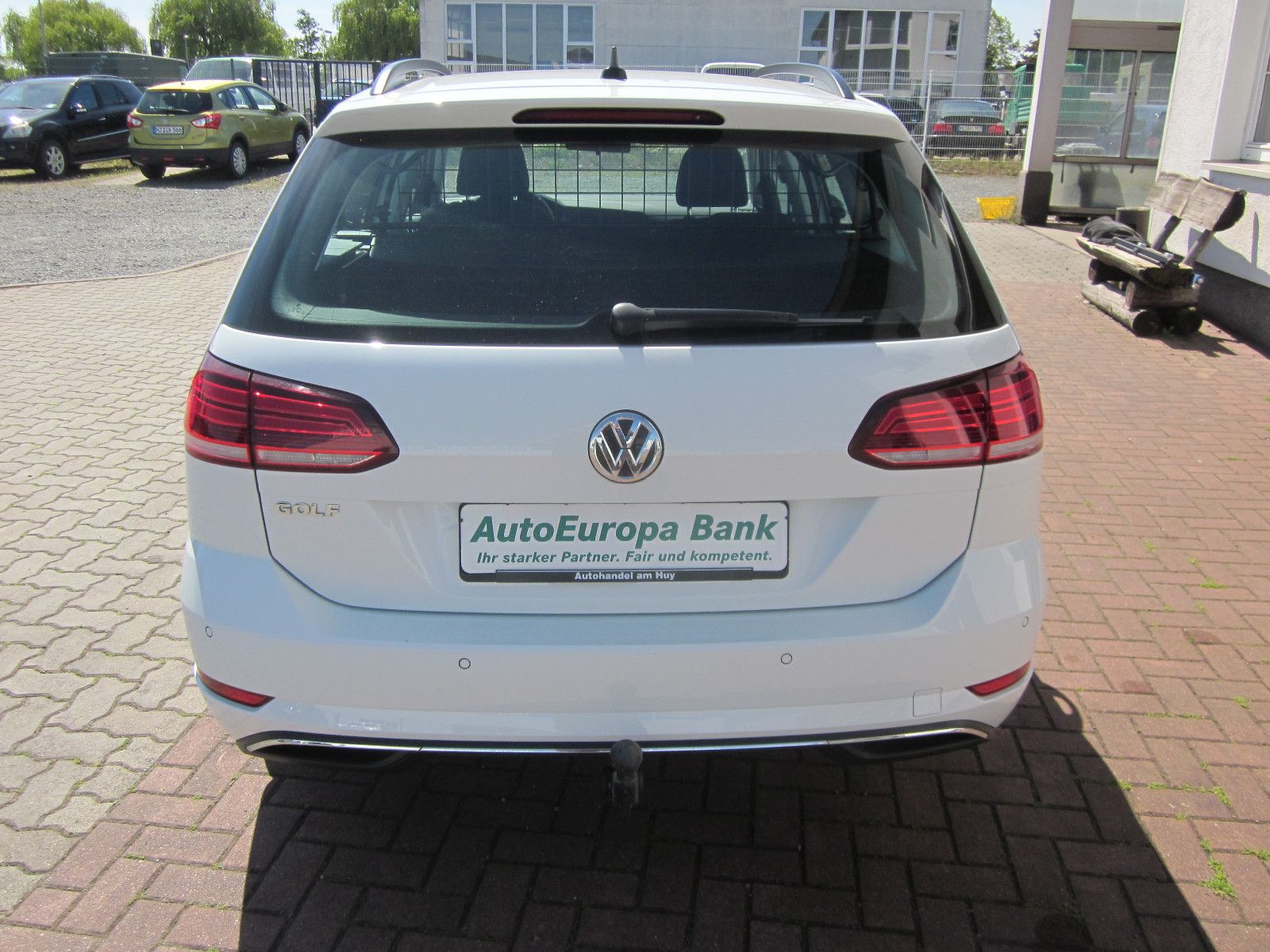Volkswagen Golf VII Comfortline - Samsaru's Car Outlet