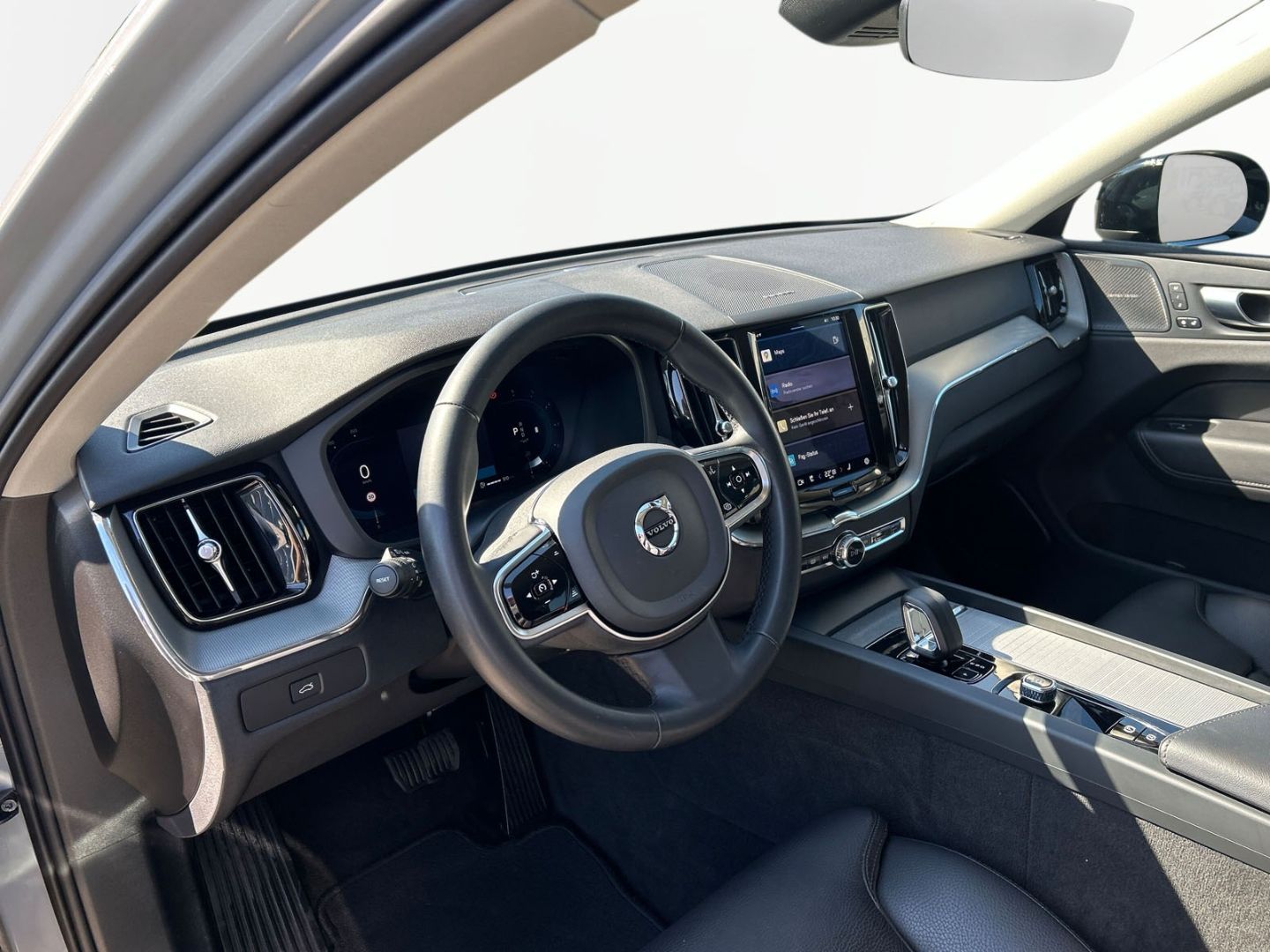 Volvo XC60 B4 Diesel AWD Plus Dark - Samsaru's Car Outlet