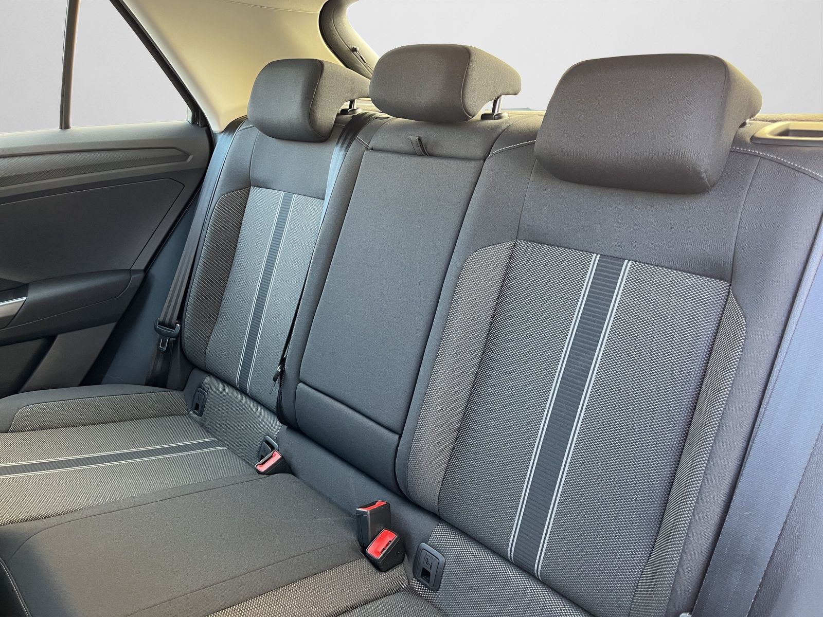 Volkswagen T-Roc Style 1.5 TSI DSG - Samsaru's Car Outlet
