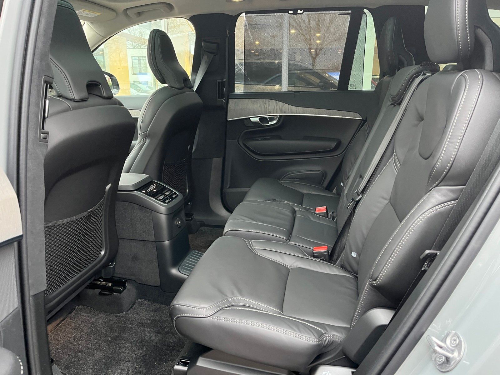 Volvo XC90 T8 Ultra Dark Plug-In AWD - Samsaru's Car Outlet