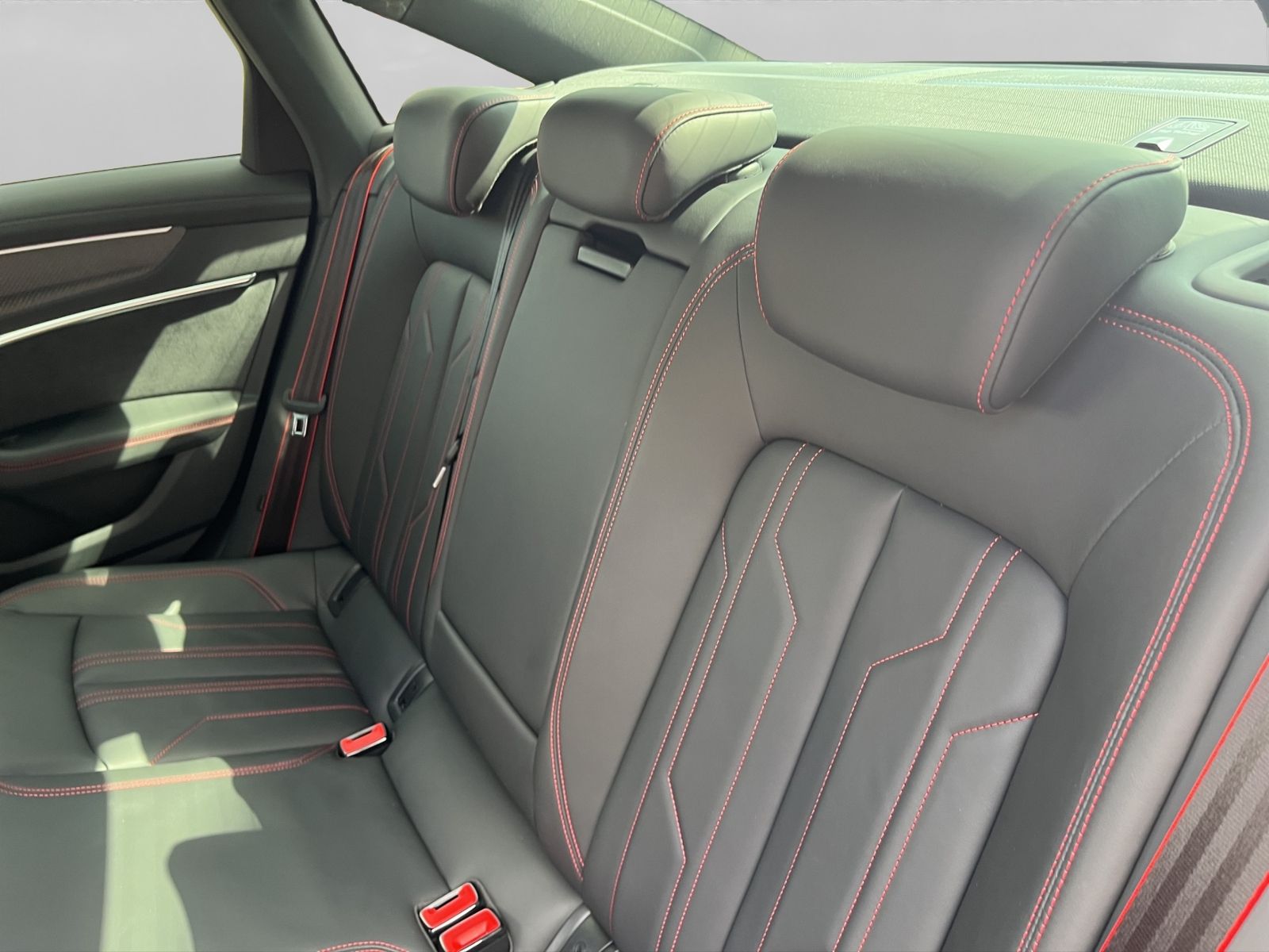 Audi A6 Limousine 45 TFSI QUATTRO S-LINE - Samsaru's Car Outlet