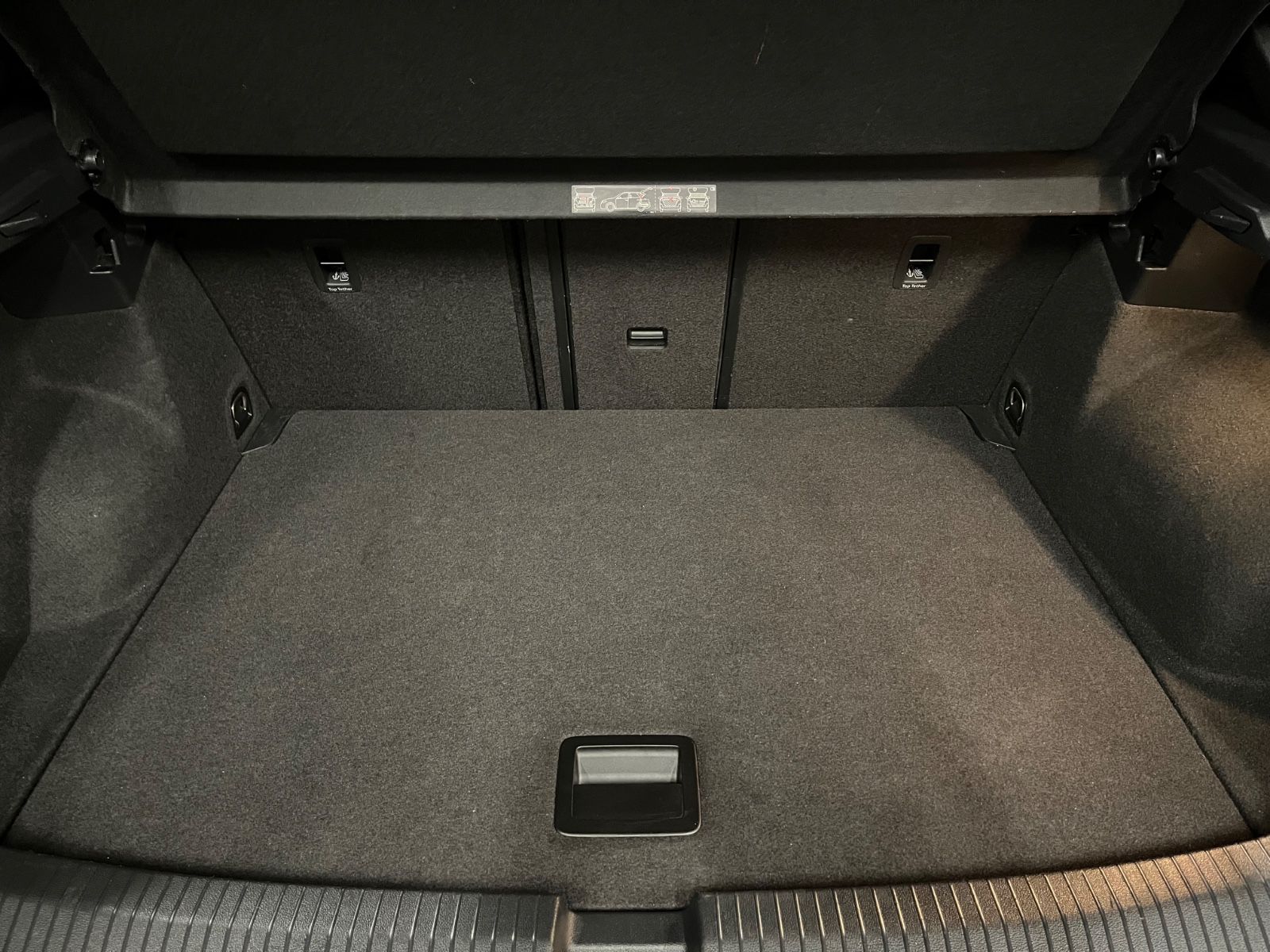 Volkswagen T-Roc 1.5 TSI DSG United - Samsaru's Car Outlet