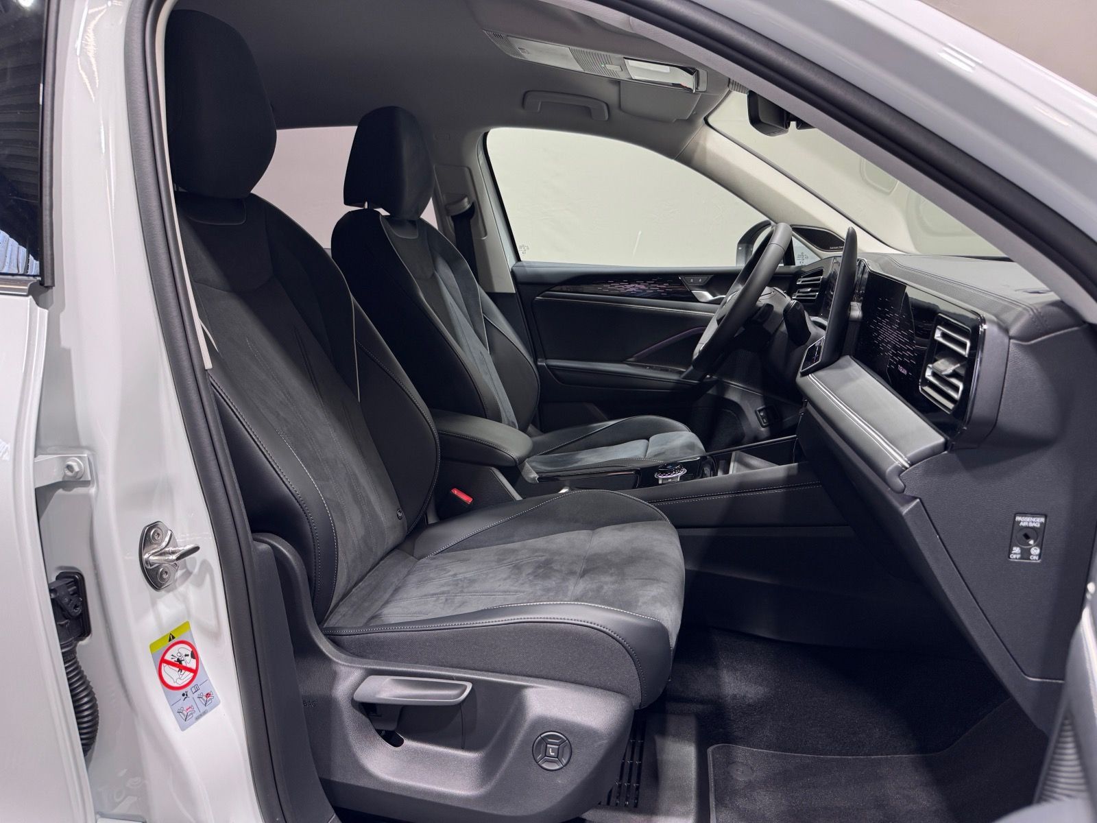 Volkswagen Tiguan 1.5 TSI eHybrid Elegance | AHK MATRIX DCC
