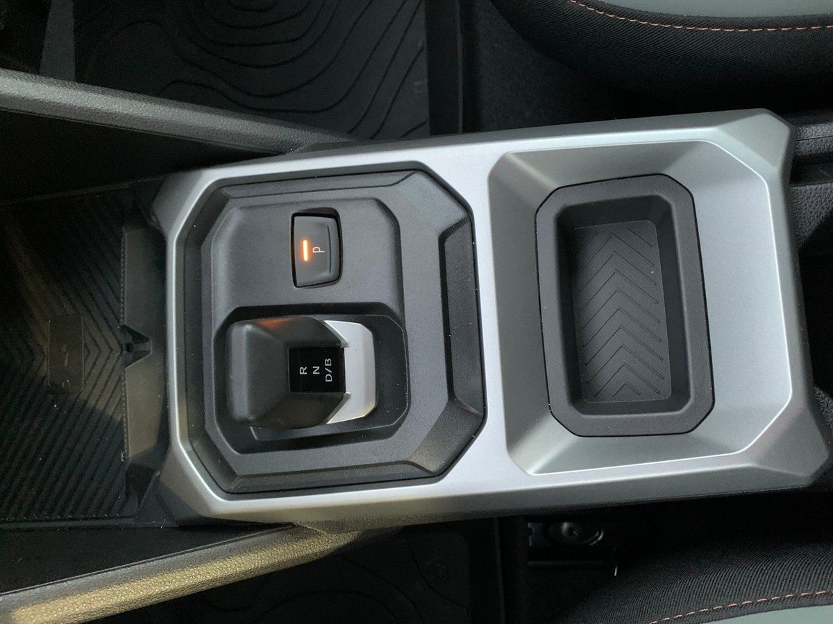 Dacia Duster EXTREME HYBRID 140 - Samsaru's Car Outlet