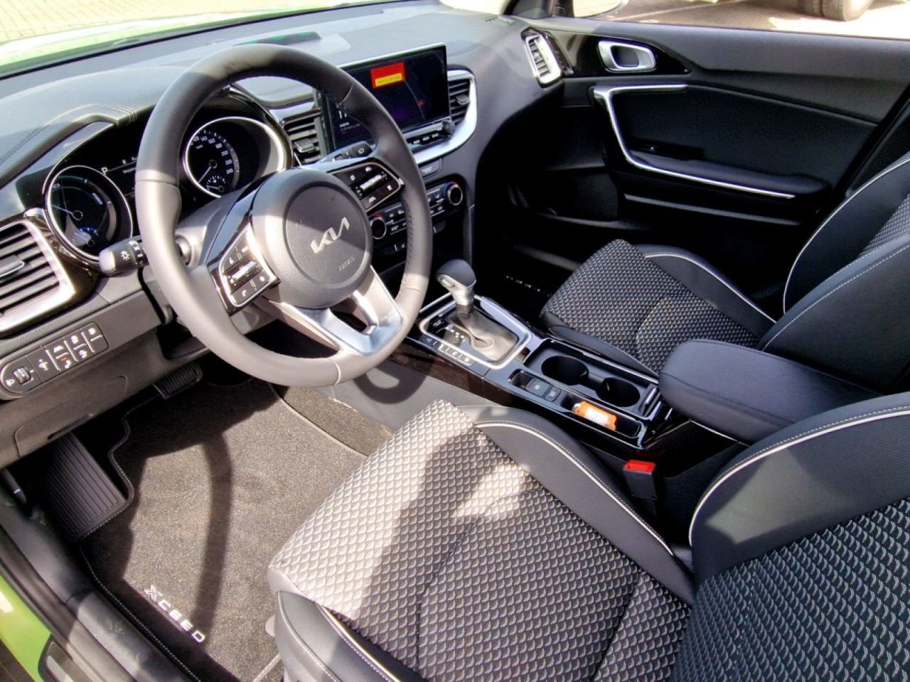 Kia XCeed 1.6 GDi PHEV Spirit - Samsaru's Car Outlet