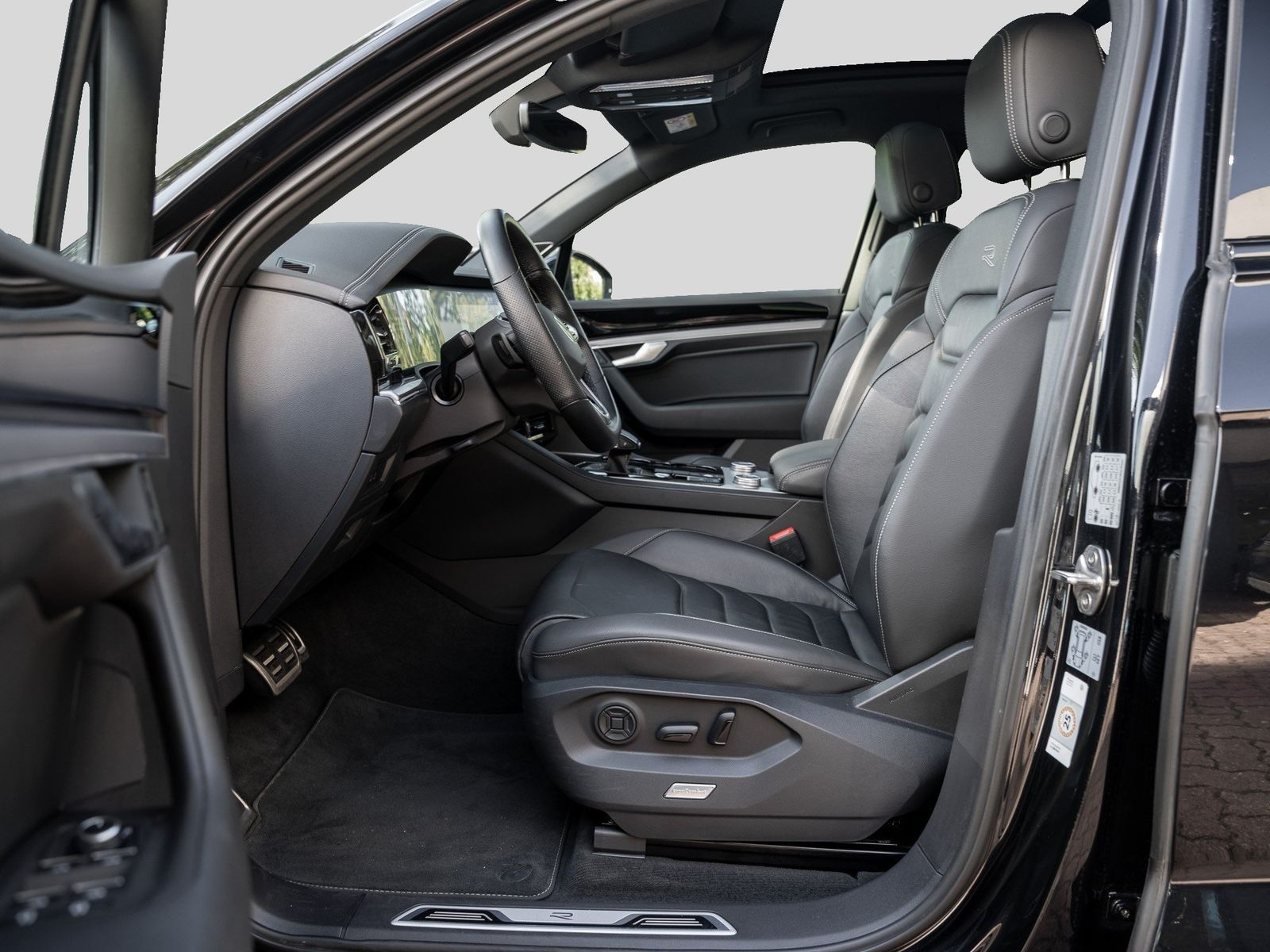 Volkswagen Touareg TDI R-Line Pano IQLight AHK Kam. Leder