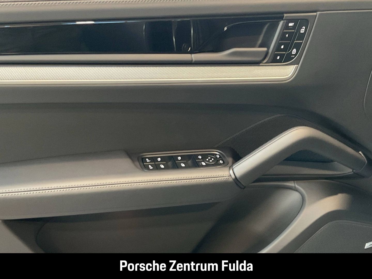 Porsche Cayenne BOSE Luftfederung Panorama Surround-View