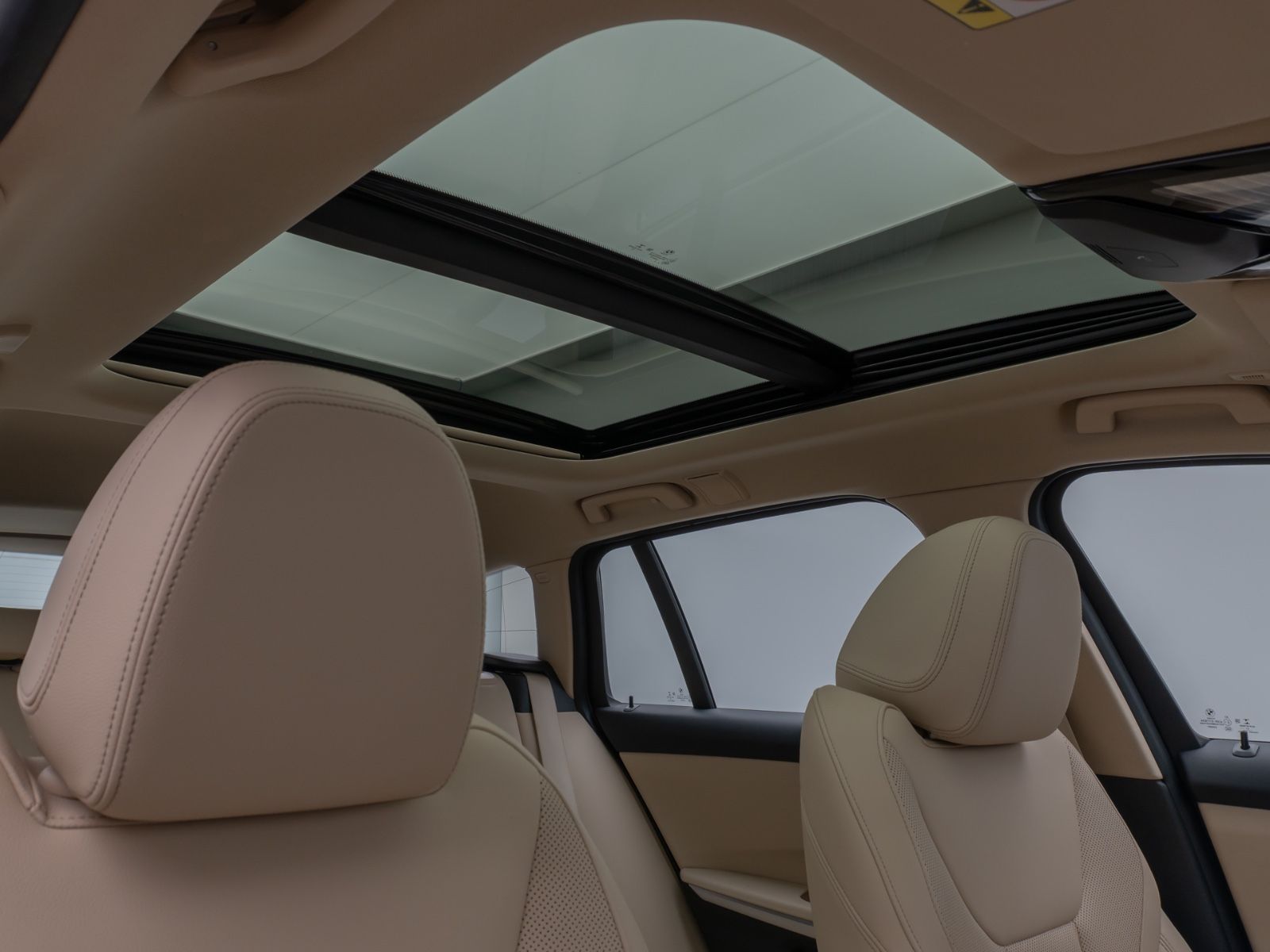 BMW 320d xD Luxury Line - Samsaru's Car Outlet