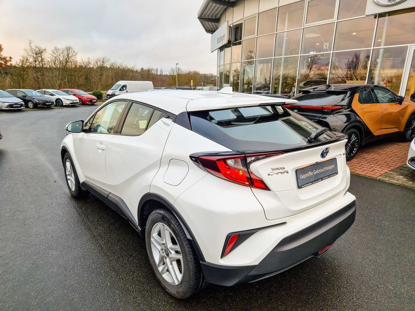 Toyota C-HR Hybrid Flow - Samsaru's Car Outlet