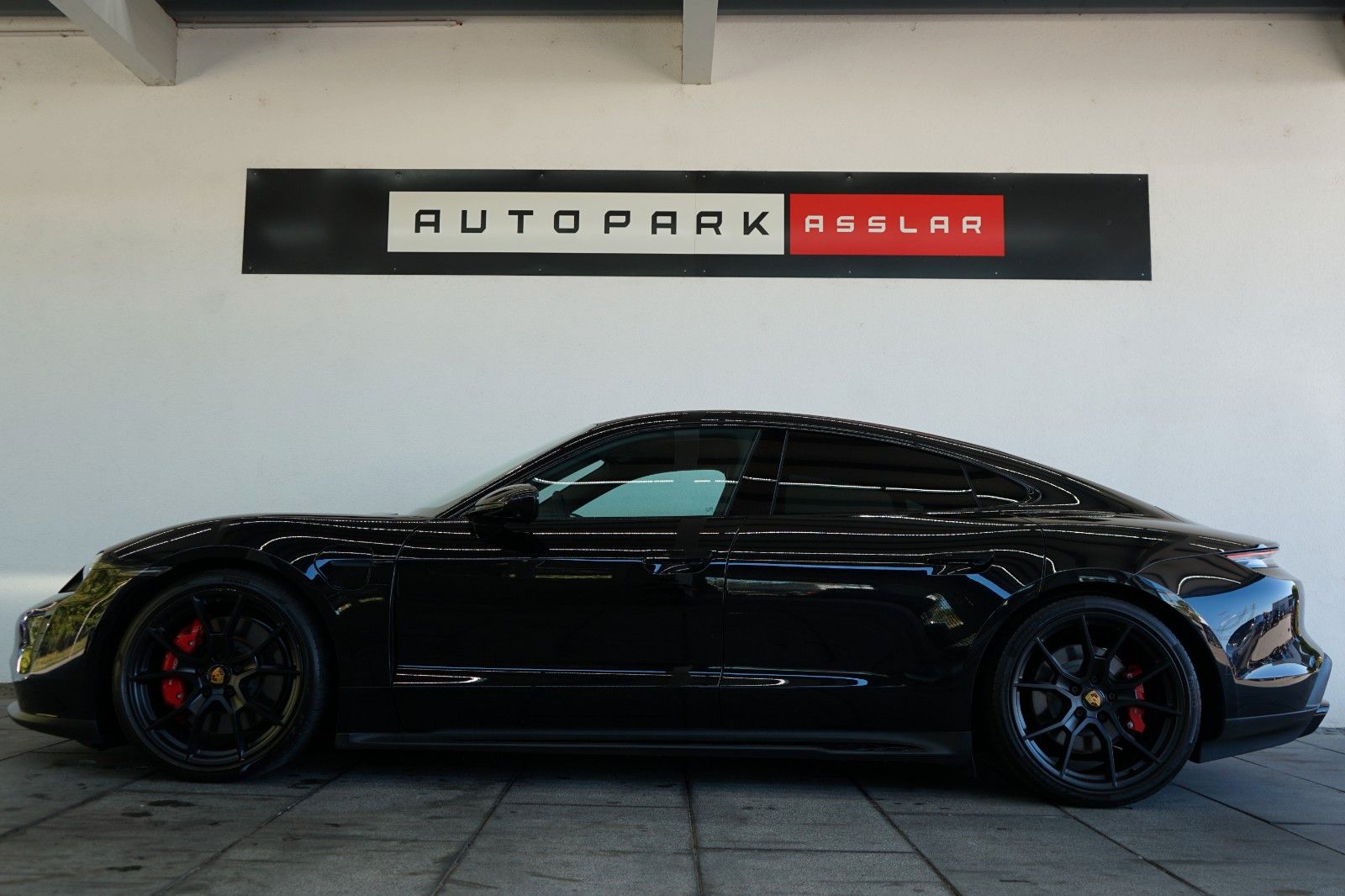 Porsche Taycan GTS BLACK/PANO/P-DISPLAY/MATRIX/360°/21z