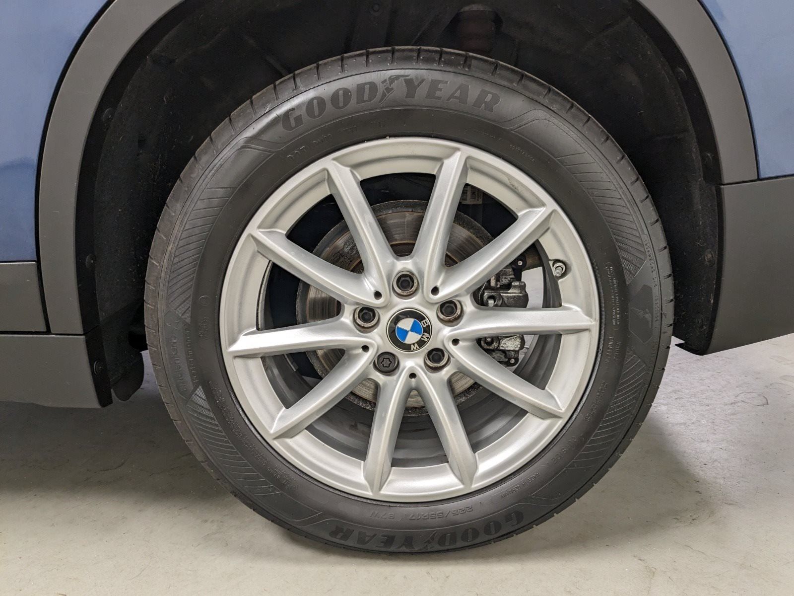 BMW X1 xDrive18d - Samsaru's Car Outlet