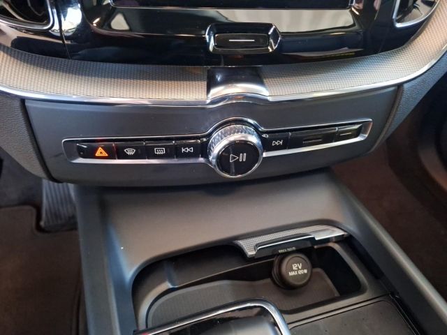 Volvo XC60 B4 D Plus Dark ACC BLIS Memory H&K Leder Ka