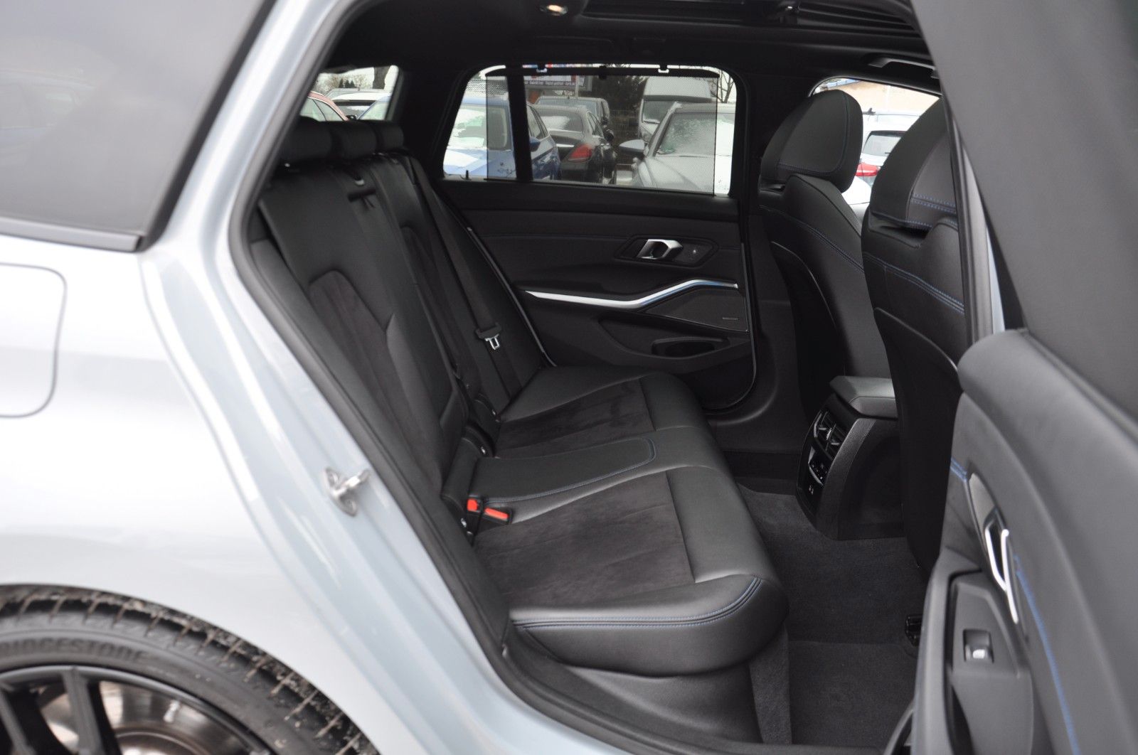 BMW 320 d Touring xDrive M Sport STANDH-PANO-CARBON