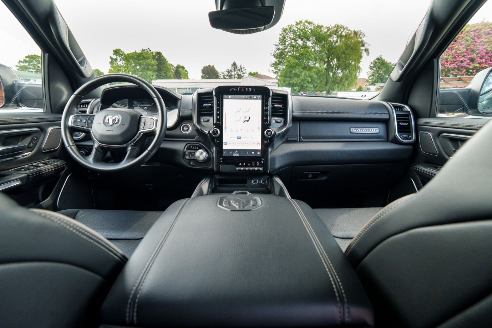Dodge RAM5.7Laramie E-Torque/LPG/Navi/360*Dig-T/Pano