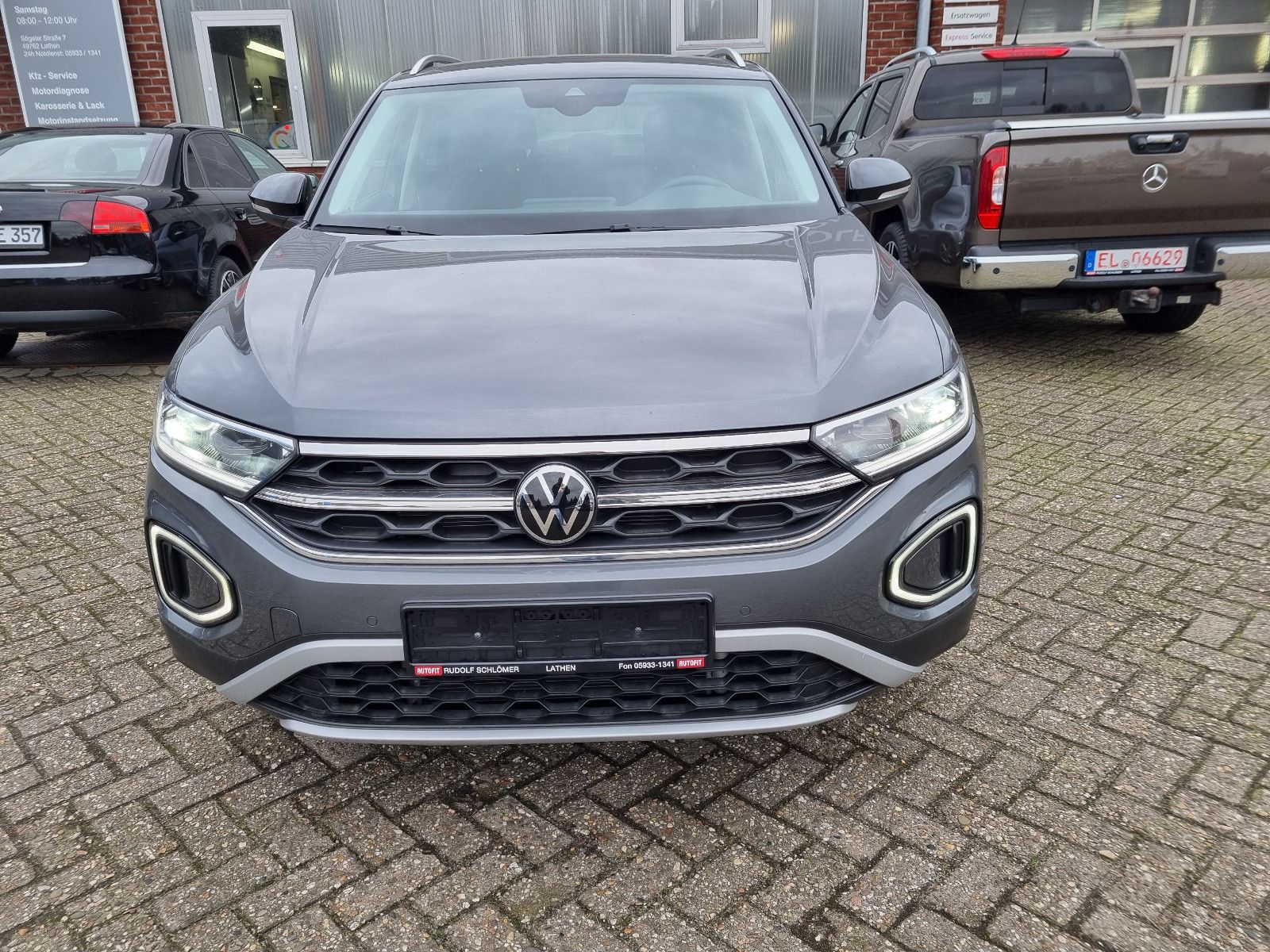 Volkswagen T-Roc Style - Samsaru's Car Outlet
