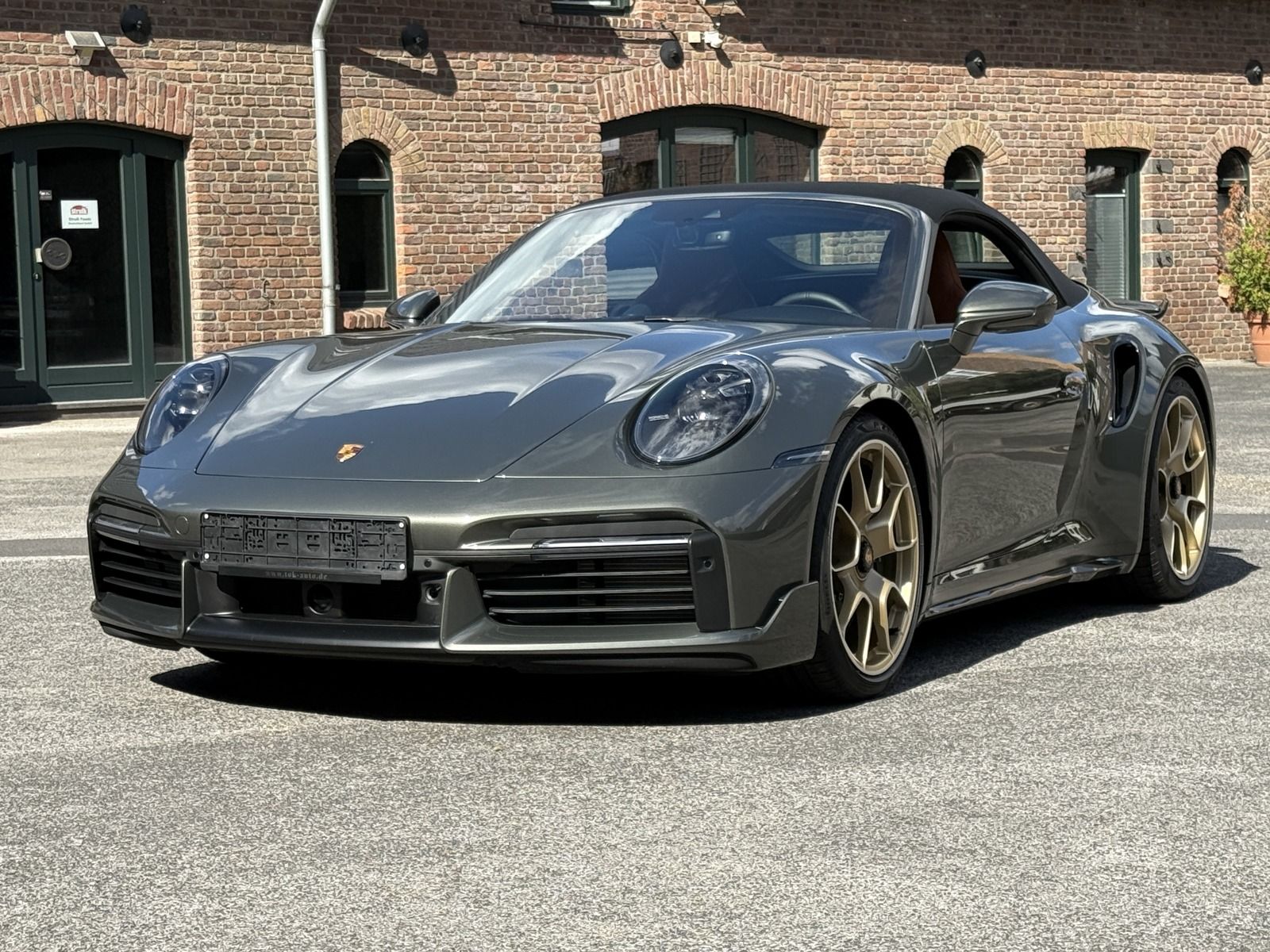 Porsche 992 911  Turbo S Cabriolet HERITAGE DESIGN*SPORT