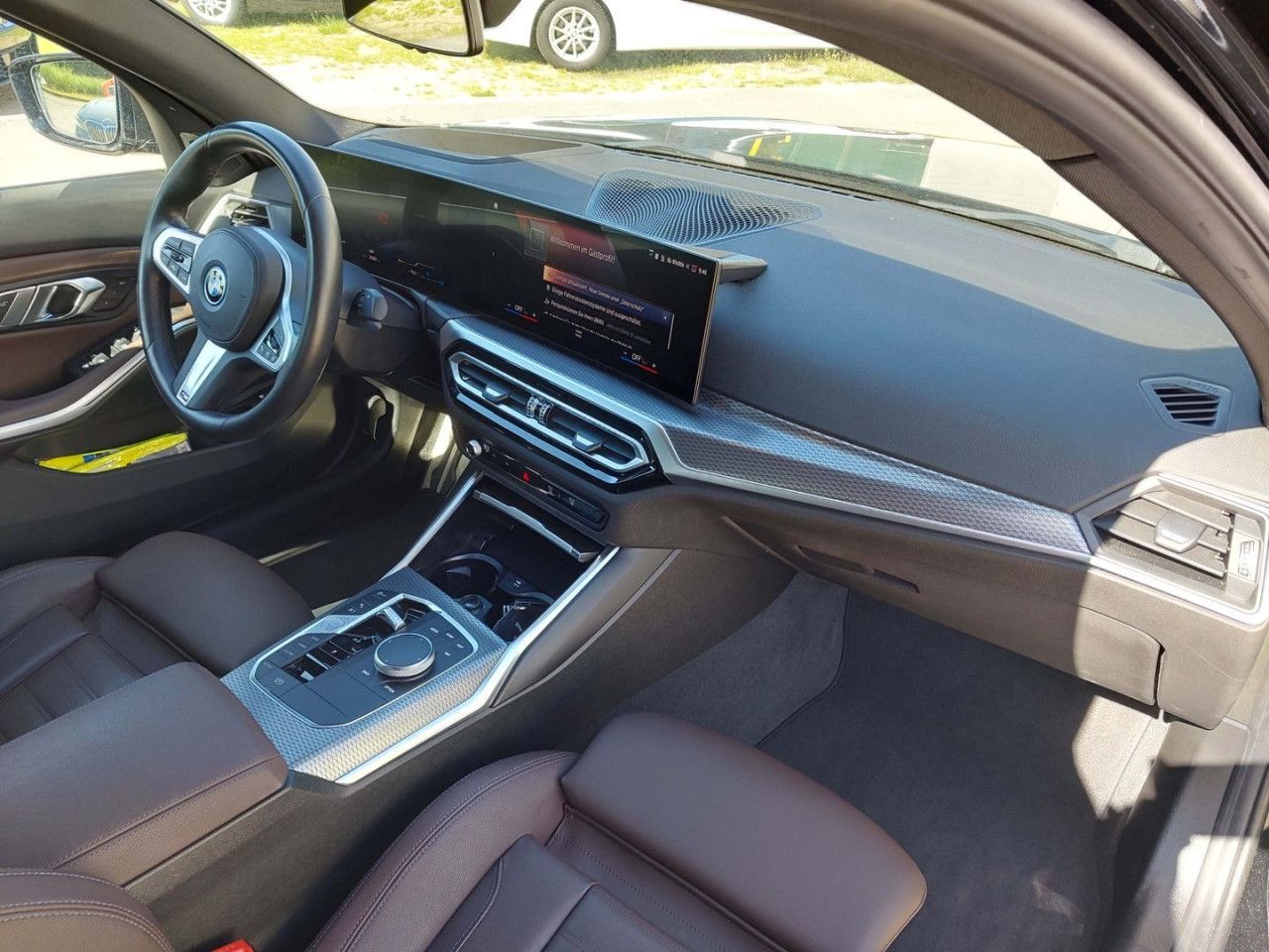 BMW 330e L. M Sport - Samsaru's Car Outlet
