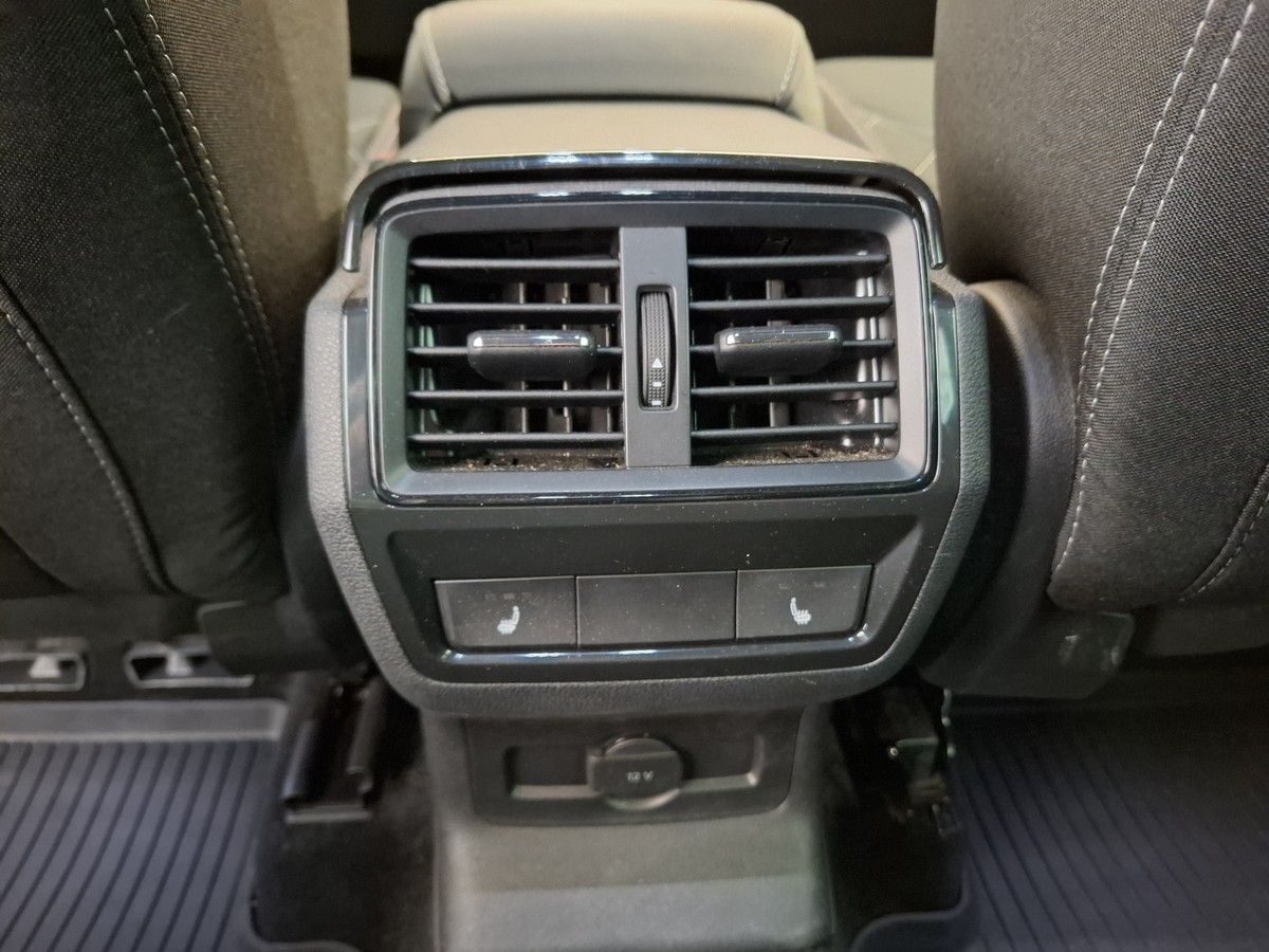 Skoda Karoq 2.0 TSI DSG Sportline 4x4 Standheizung