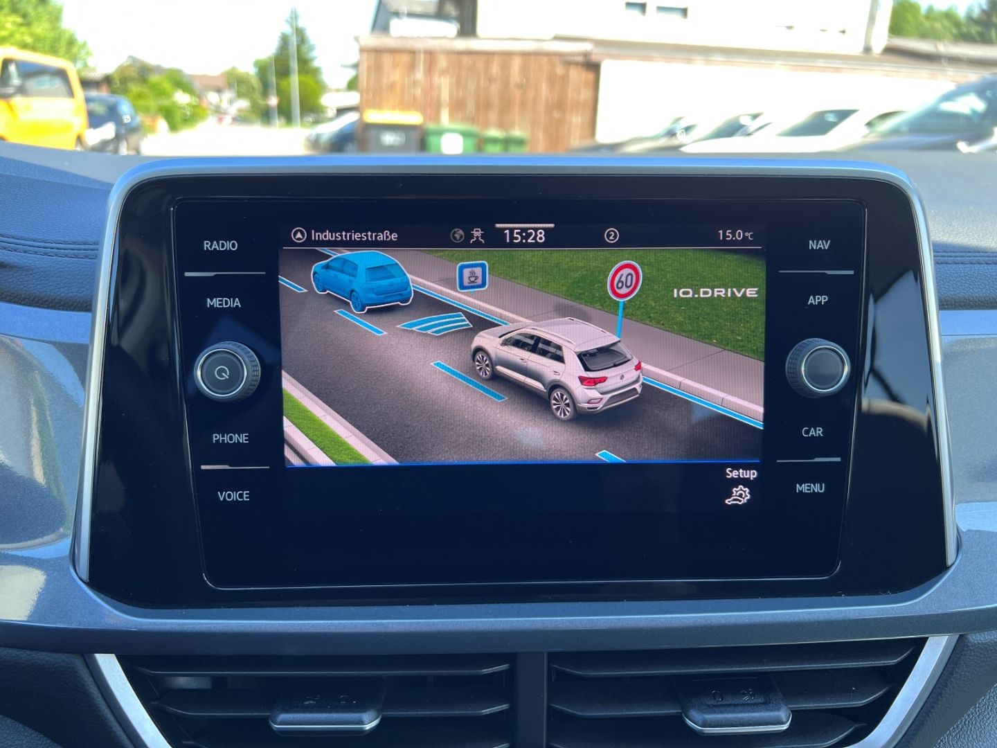 Volkswagen T-Roc 1.0TSI Style - Samsaru's Car Outlet