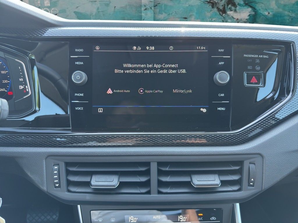 Volkswagen Taigo 1.0 TSI Life - Samsaru's Car Outlet