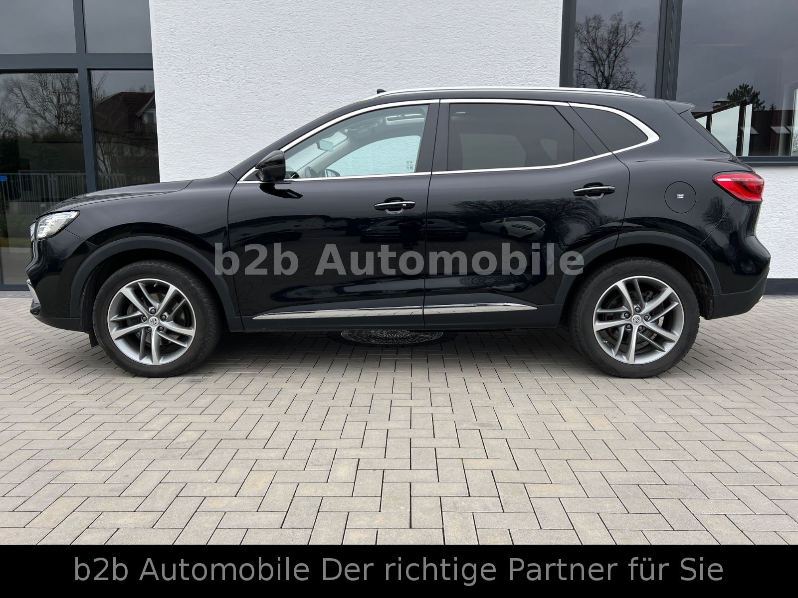 MG EHS Luxury PHEV/Pano/Key/LED/Virtual/Anhänger!!
