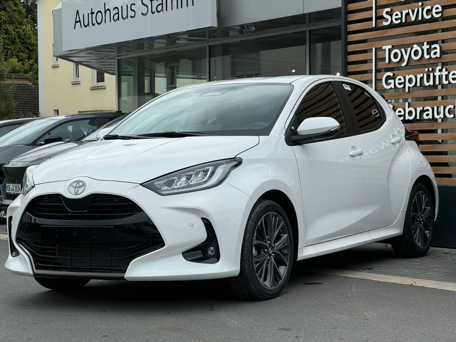 Toyota Yaris Hybrid Style 315 € mtl finanzieren