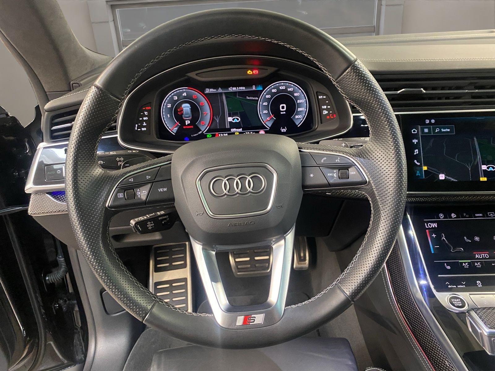 Audi Q8 55 3.0 TFSI quattro competition plus S-line - Samsaru's Car Outlet