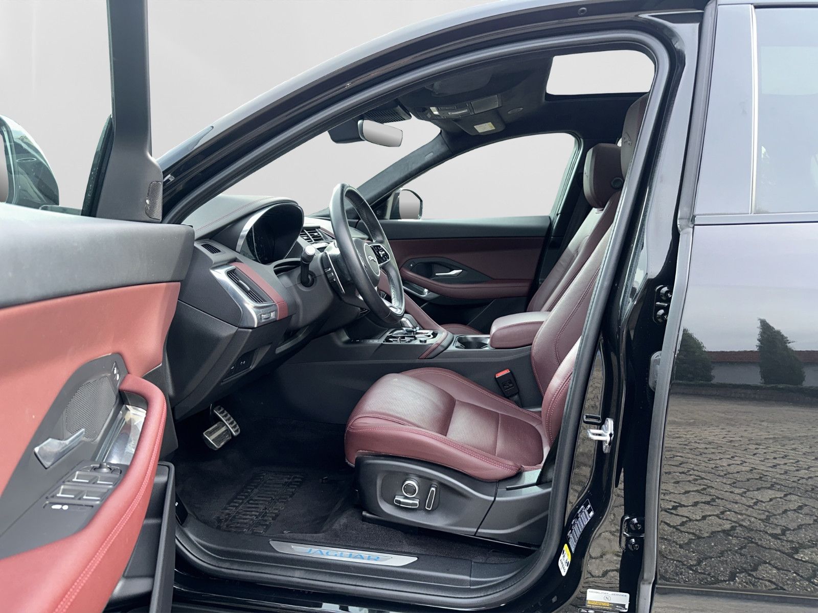 Jaguar E-Pace P300 Sport AWD|Meridian|Pano|Alcantara