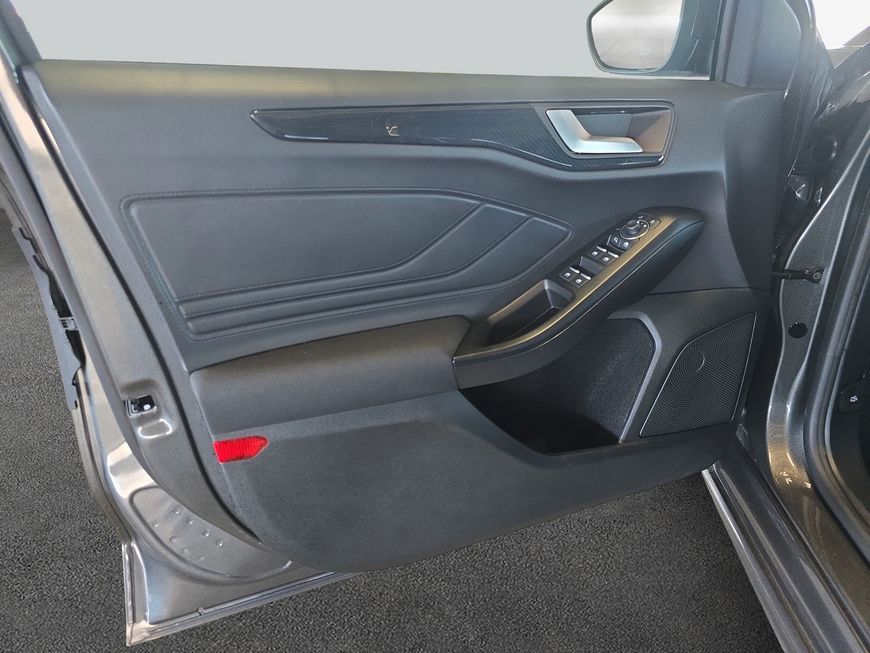 Ford Focus Turnier 1.0 EcoBoost Hybrid Aut. ST-LINE X
