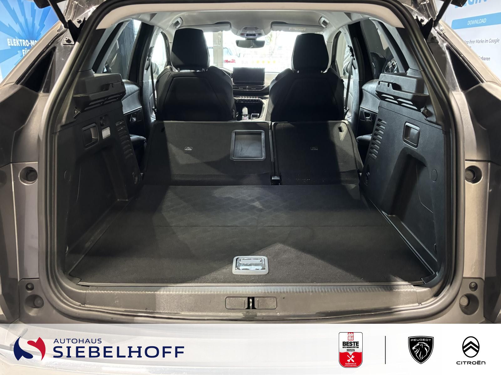 Peugeot 3008 Roadtrip HYBRID 225 e-EAT8