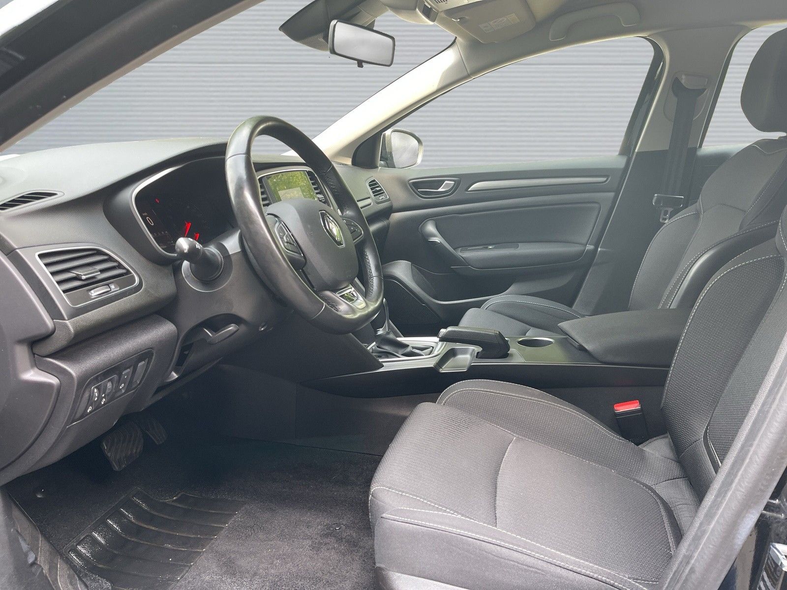 Renault Megane 1.3 TCE AT Business - Samsaru's Car Outlet