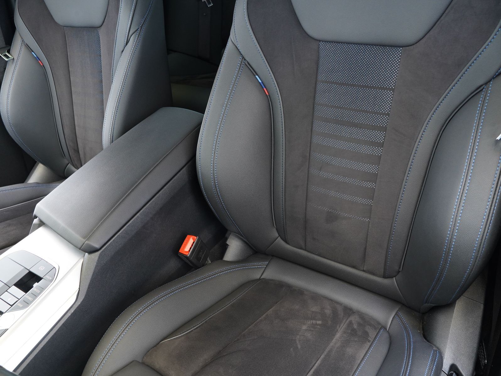 BMW 320 d xDrive Touring M Sport - Samsaru's Car Outlet