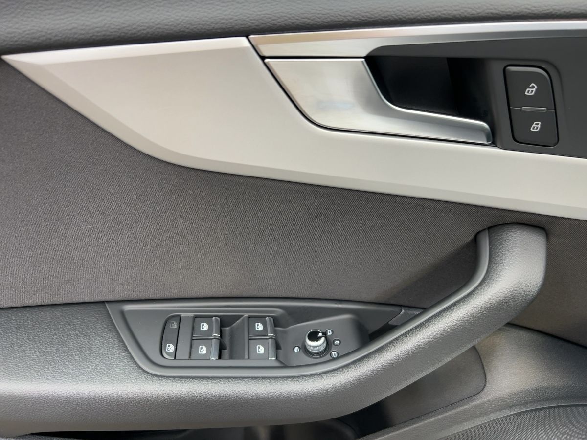 Audi A4 AVANT ADVANCED 40 TDI - Samsaru's Car Outlet