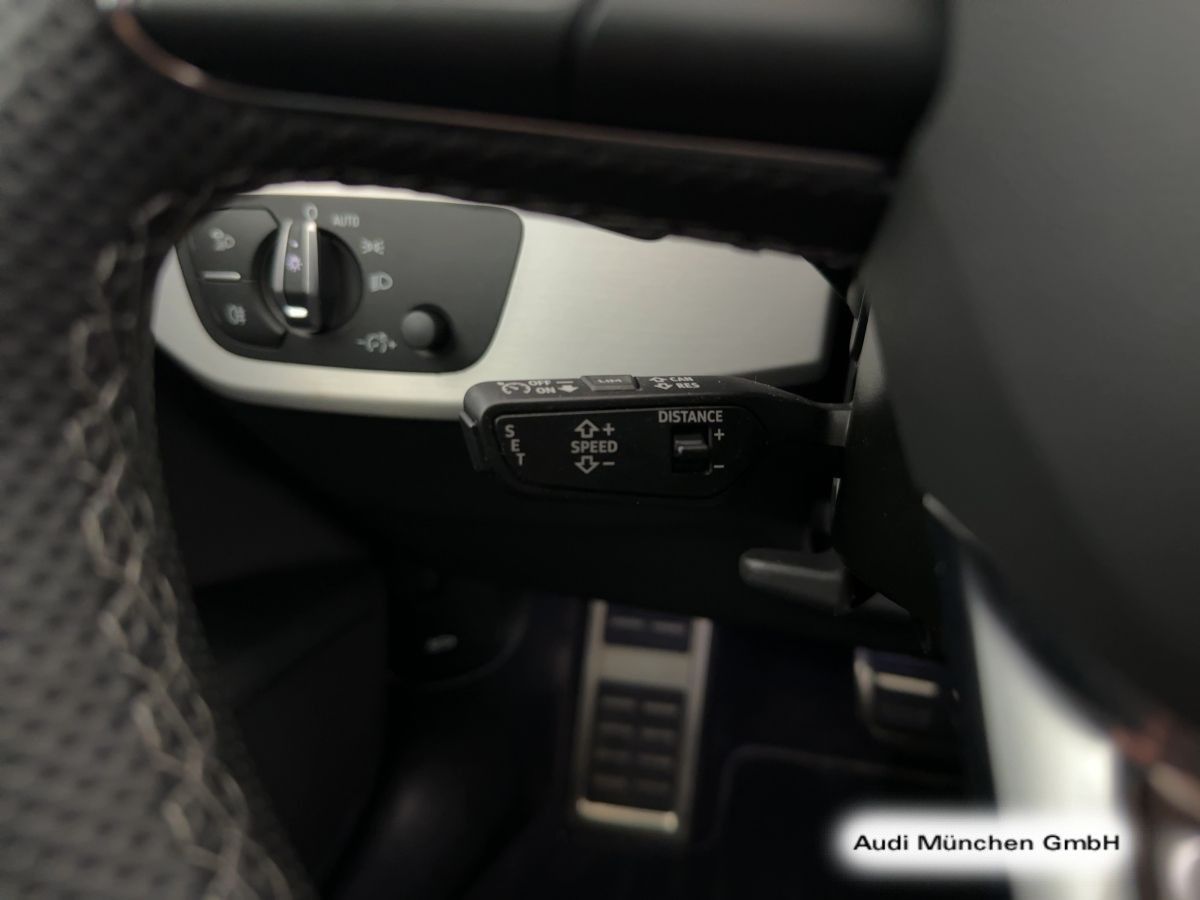 Audi A4 Avant 40 TDI quattro S line - Samsaru's Car Outlet