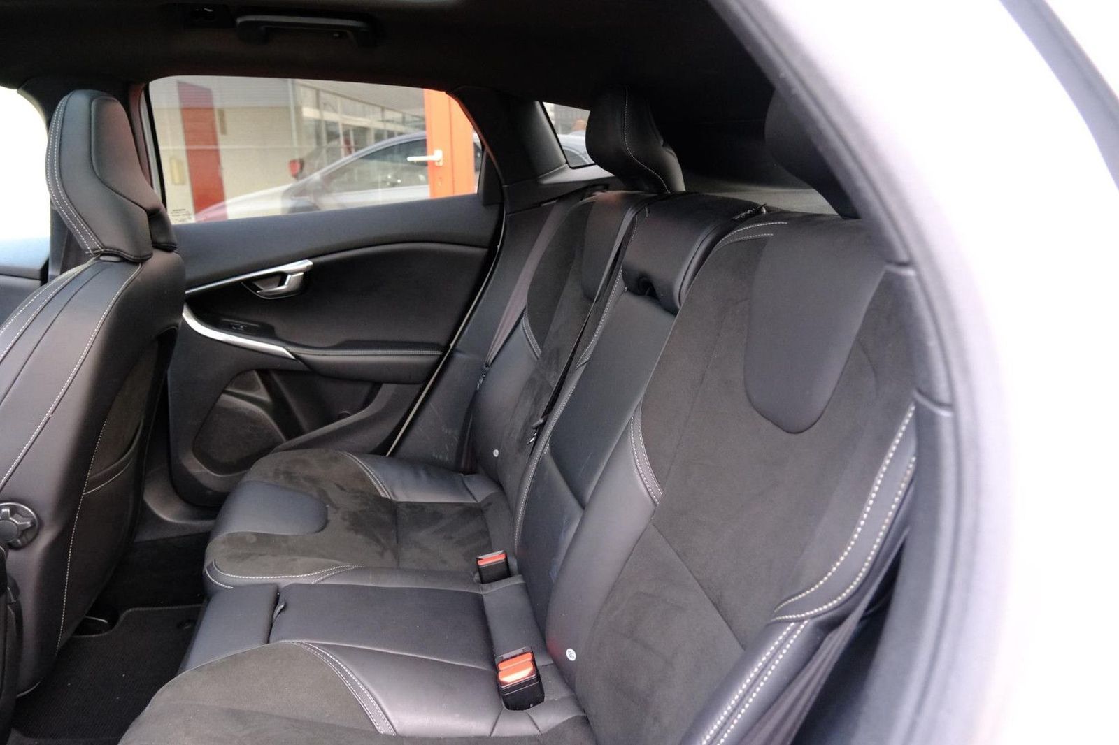Volvo V40 1.5 T3 Polar+ Sport Aut. Pano|Leder-Alcant|C