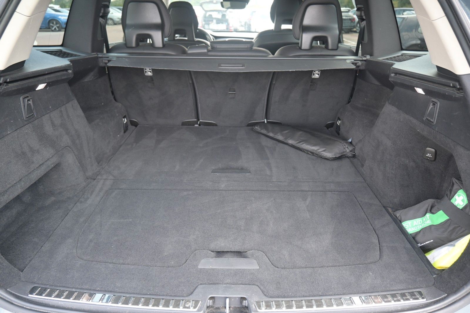 Volvo XC90 B5 Inscrip. AWD - Samsaru's Car Outlet