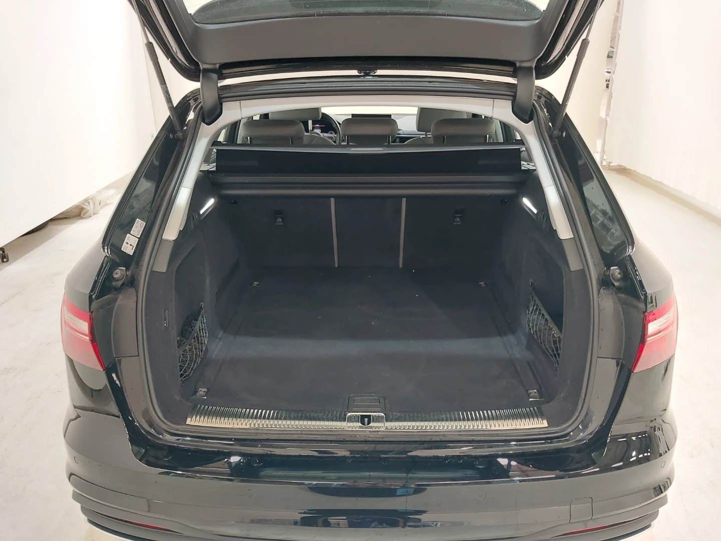 Audi A4 Avant 35 TFSI - Samsaru's Car Outlet