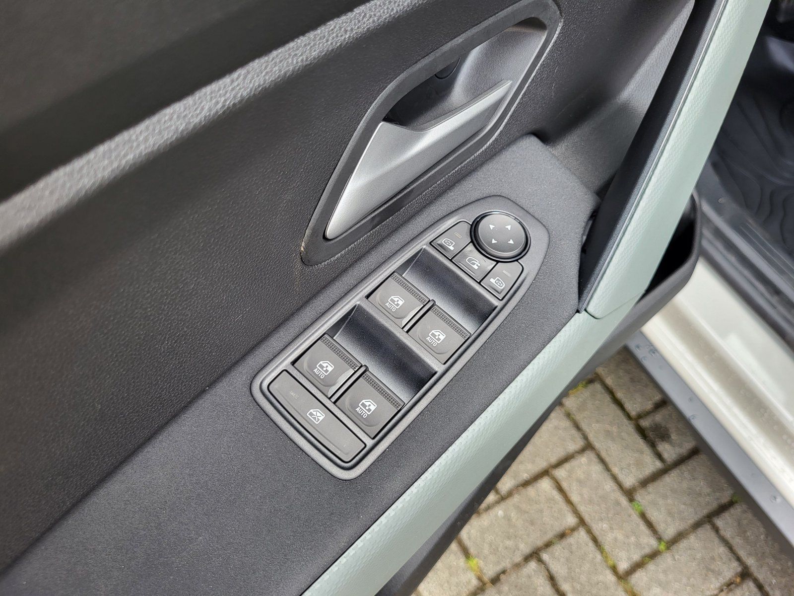 Dacia Duster NEW Hybrid 140 4x2 Extreme - Samsaru's Car Outlet