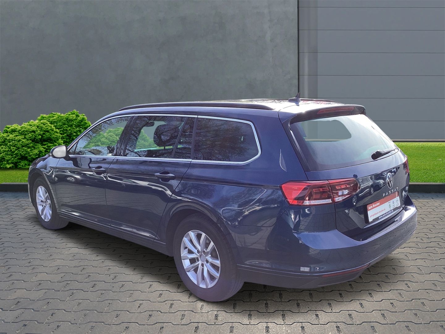 Volkswagen Passat Variant Business 2.0 TDI - Samsaru's Car Outlet