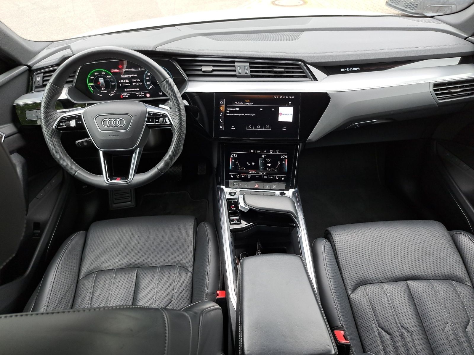 Audi e-tron Sportback 55 quattro S line PANO AHK MMI