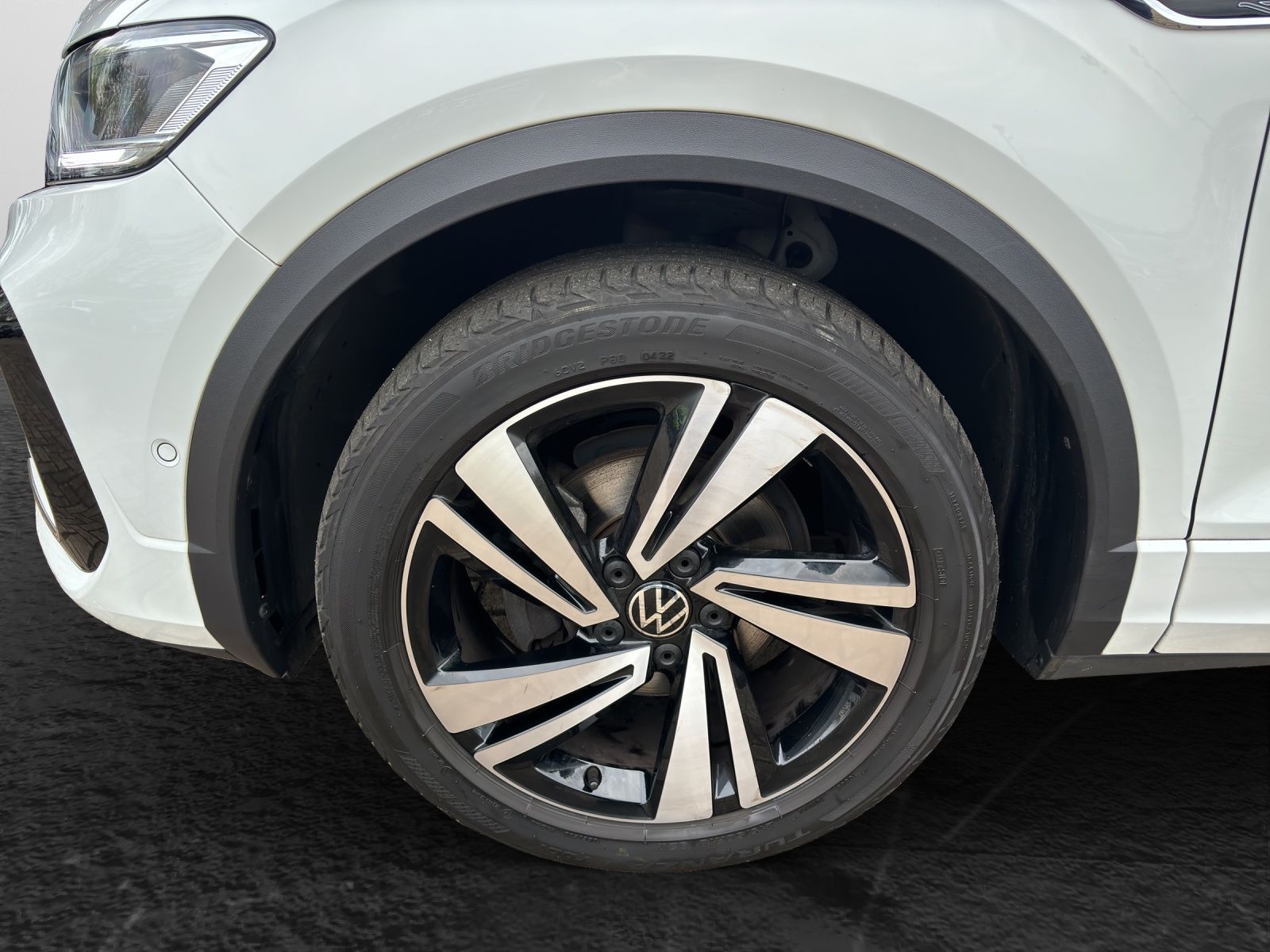 Volkswagen T-Roc 1.5 TSI DSG R-Line - Samsaru's Car Outlet