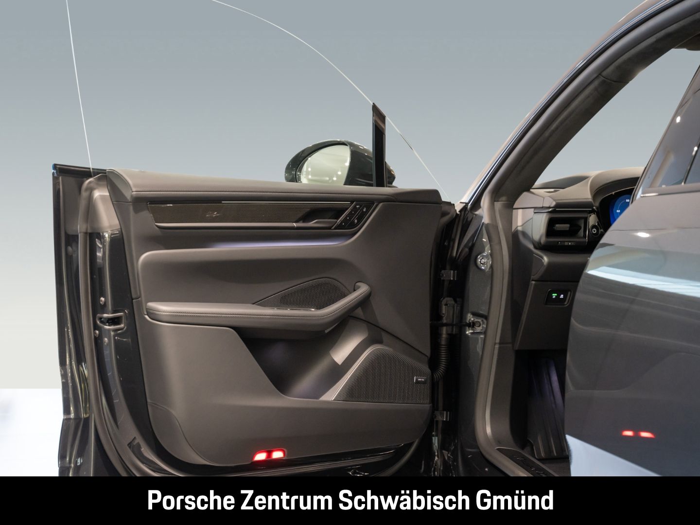 Porsche Macan Turbo BOSE Luftfederung Panoramadach LED
