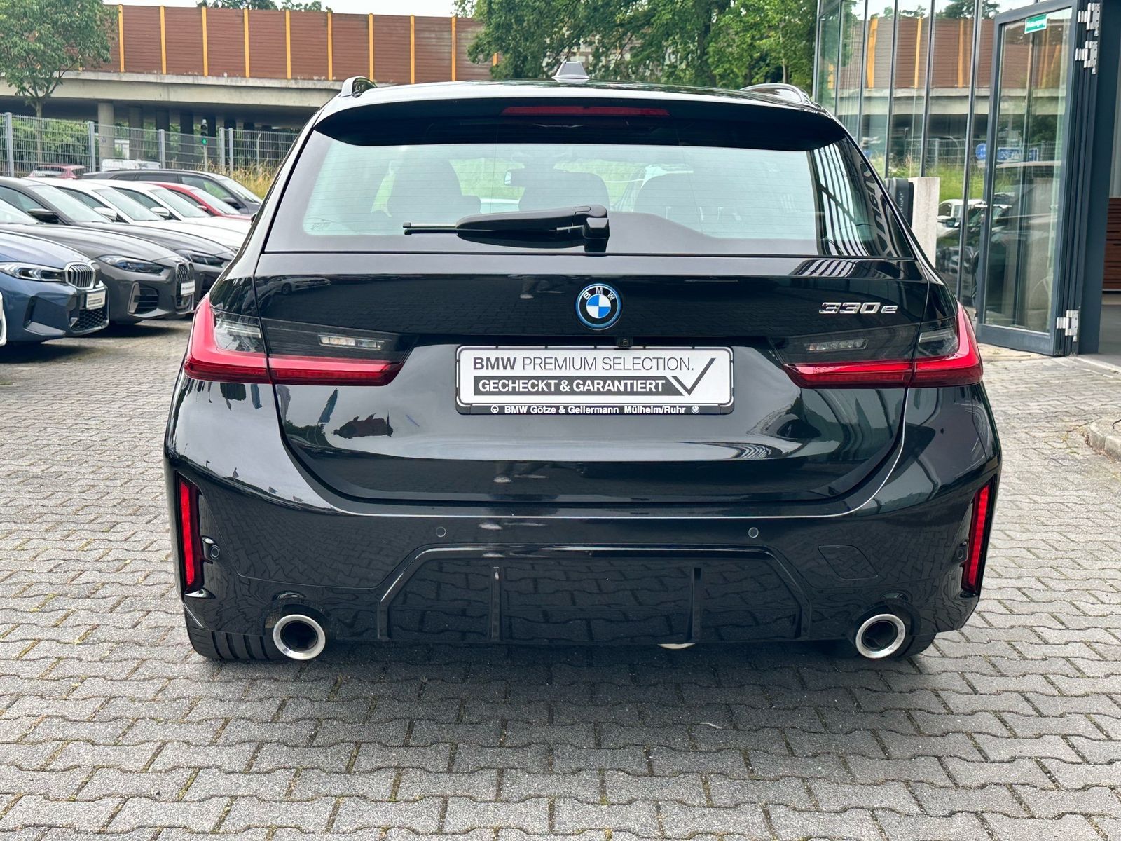 BMW 330e Touring M Sport //Pano H&K Stop&Go AHK