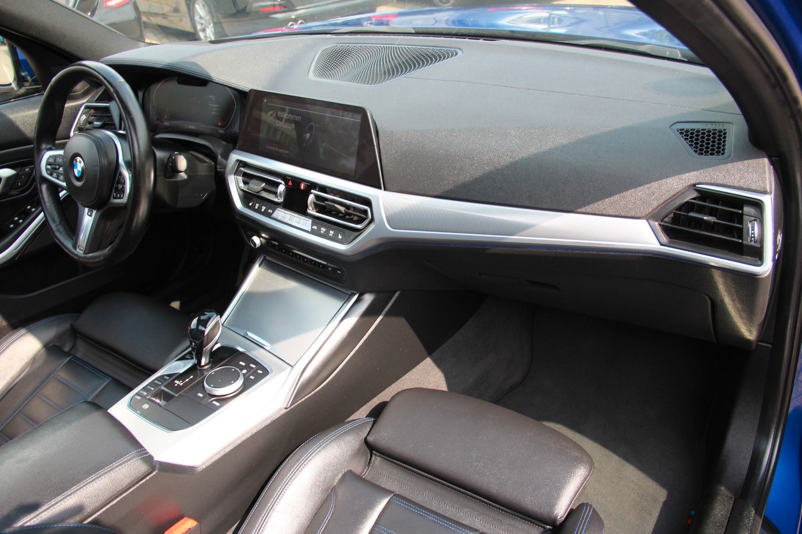 BMW 330 i Lim M Sport Shadow - Samsaru's Car Outlet