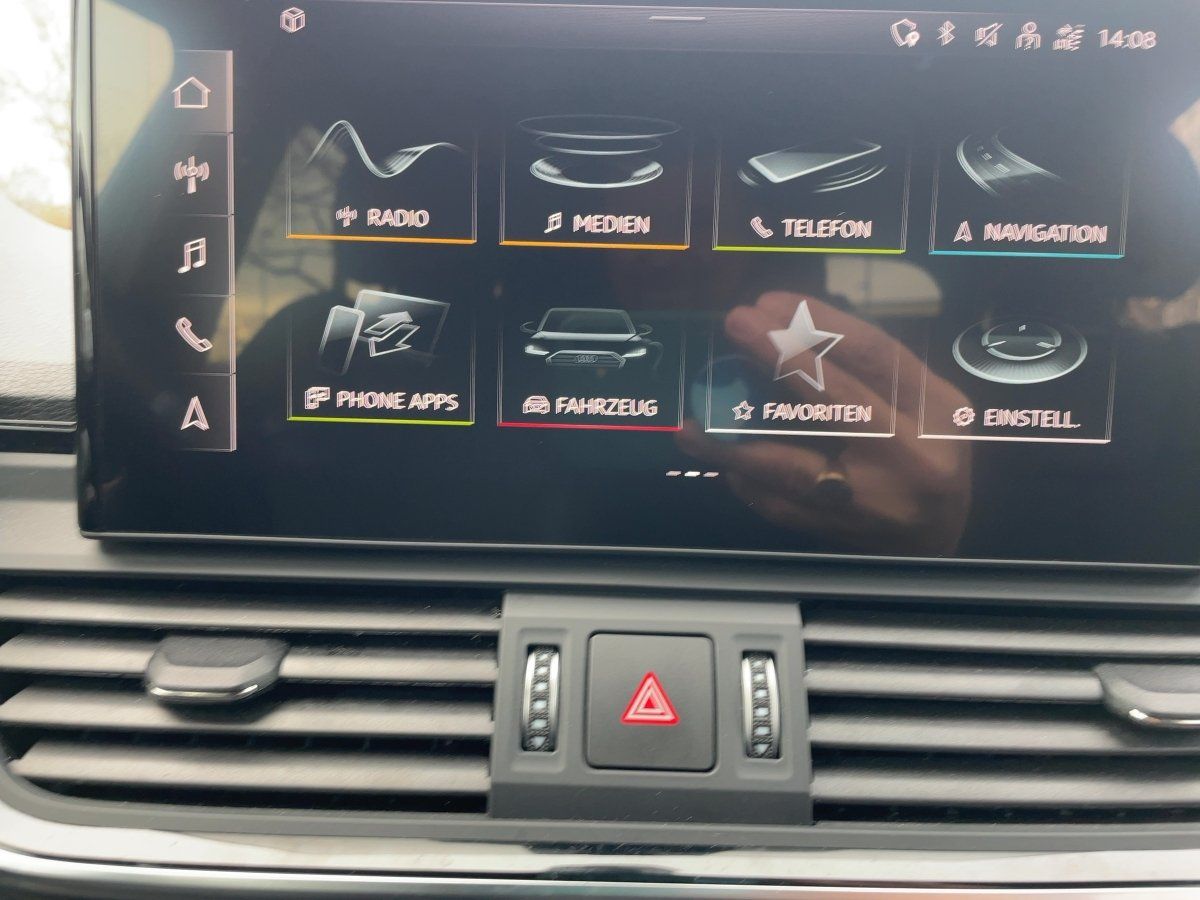 Audi Q5 Sportback TFSIe quattro S line AHK Matrix Nav