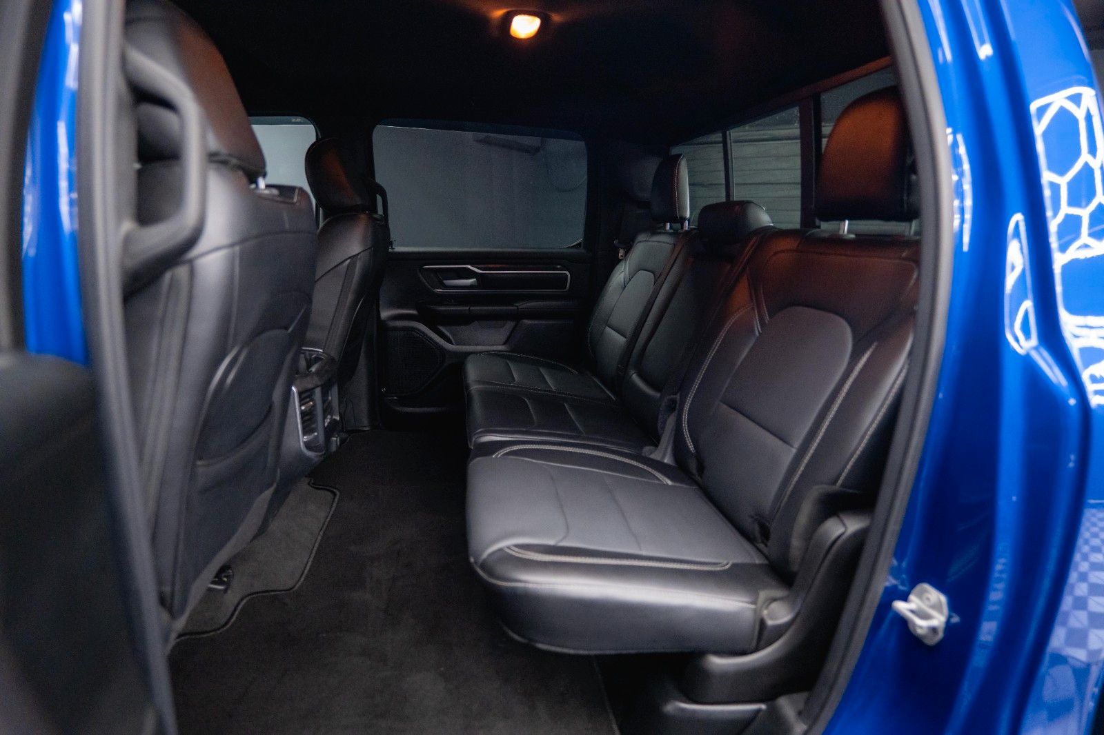 Dodge RAM 5.7 V8 HEMI 4x4 OFFROAD Night Limited 19%